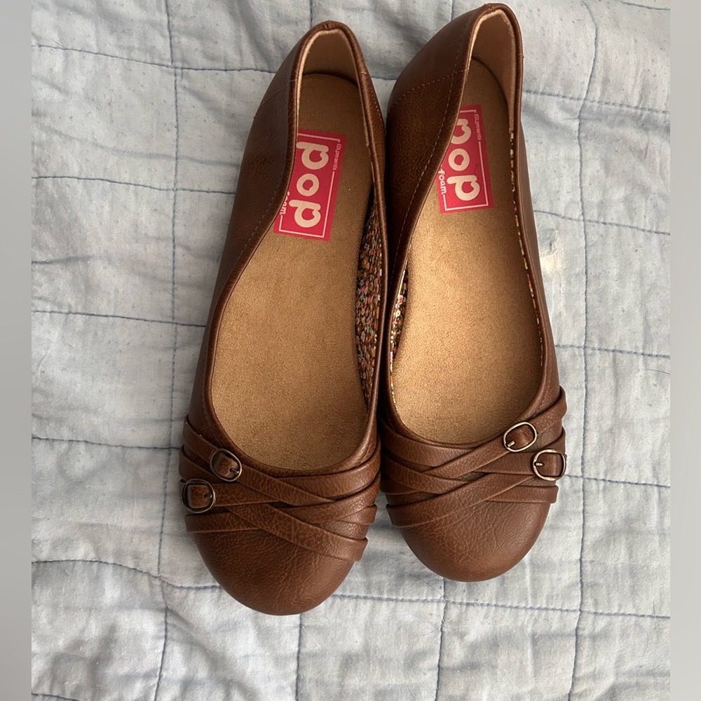 Women’s flats